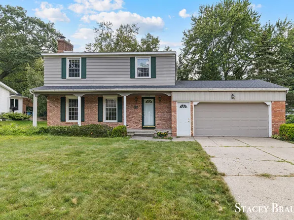 2357 Cambridge Dr SE, Grand Rapids, MI 49506