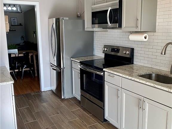4th image of 4435 1st St NE Unit 305