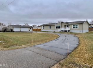 217 38th St E, Williston, ND 58801