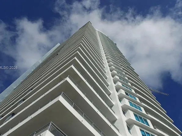 60 SW 13th St APT 3405, Miami, FL 33130