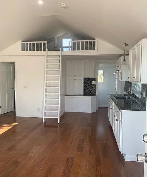 48 Winona Ave — Photo 5