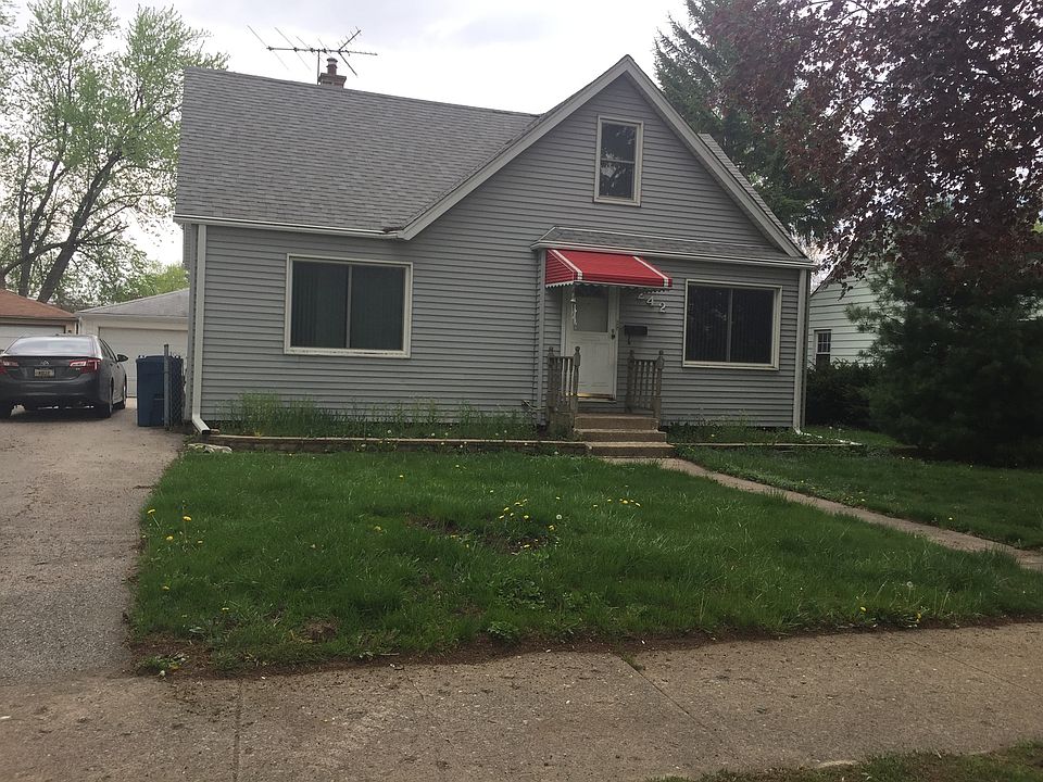 1st image of 242 Village Dr