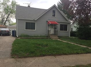 242 Village Dr, Northlake, IL 60164