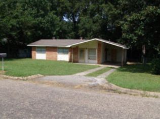 215 Baker Dr, Eufaula, AL 36027