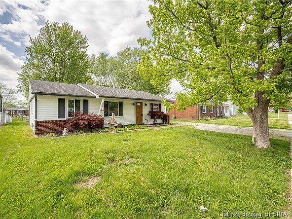 3rd image of 1705 Beaumont Drive