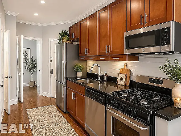 58 Leroy St #3G — Photo 3