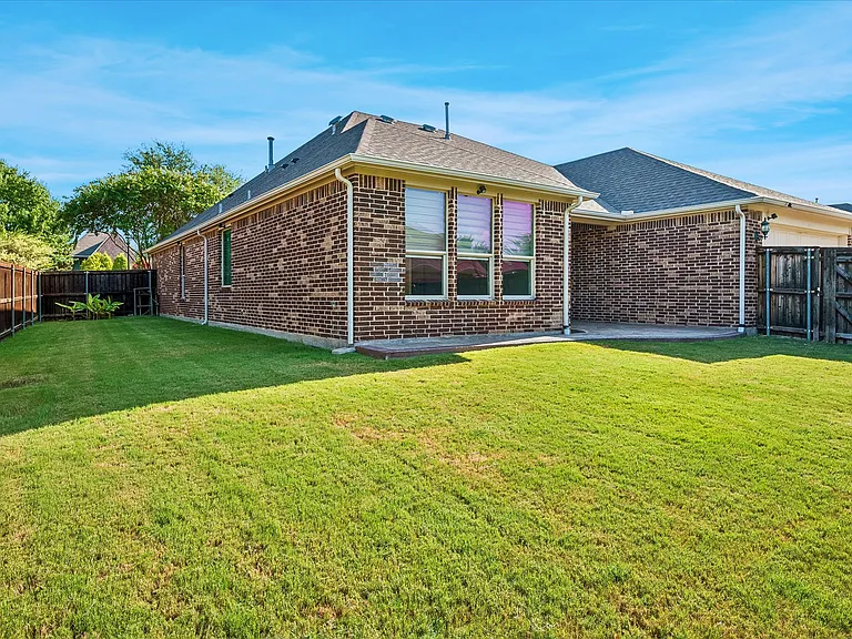1037 Everglades Dr — Photo 23