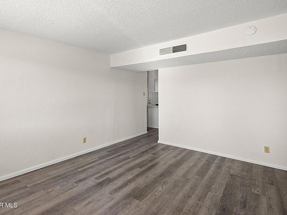 5th image of 276 Romeria Dr
