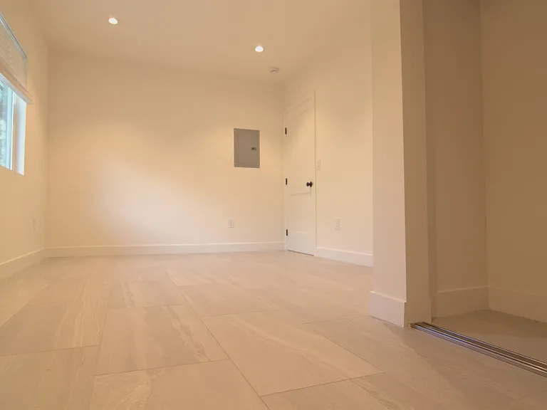 216 Harding Ave — Photo 5