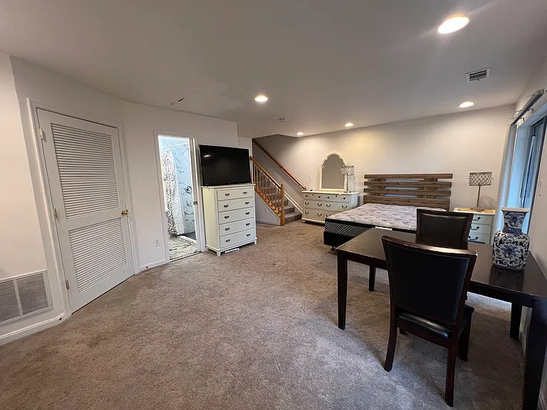 8708 Phipps Farm Way — Photo 3