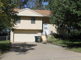 5116 SW 31st St, Topeka, KS 66614