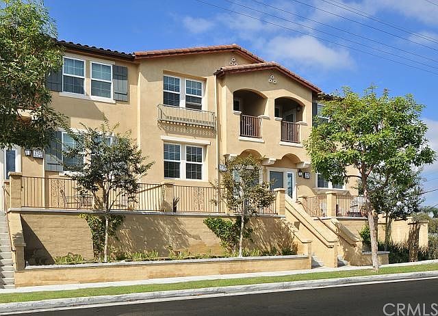 1st image of 2716 Cabrillo Ave