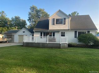 6265 Ervin St, Marlette, MI 48453