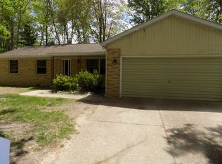 409 Huron St, Houghton Lake, MI 48629