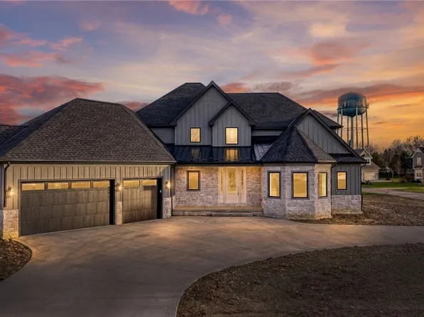 405 Club Dr W, Aurora, OH 44202