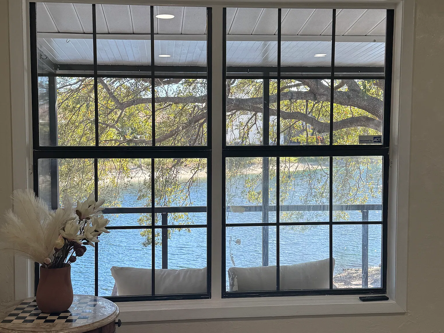 2 bed, 865 sqft, $1,800 — Photo 1