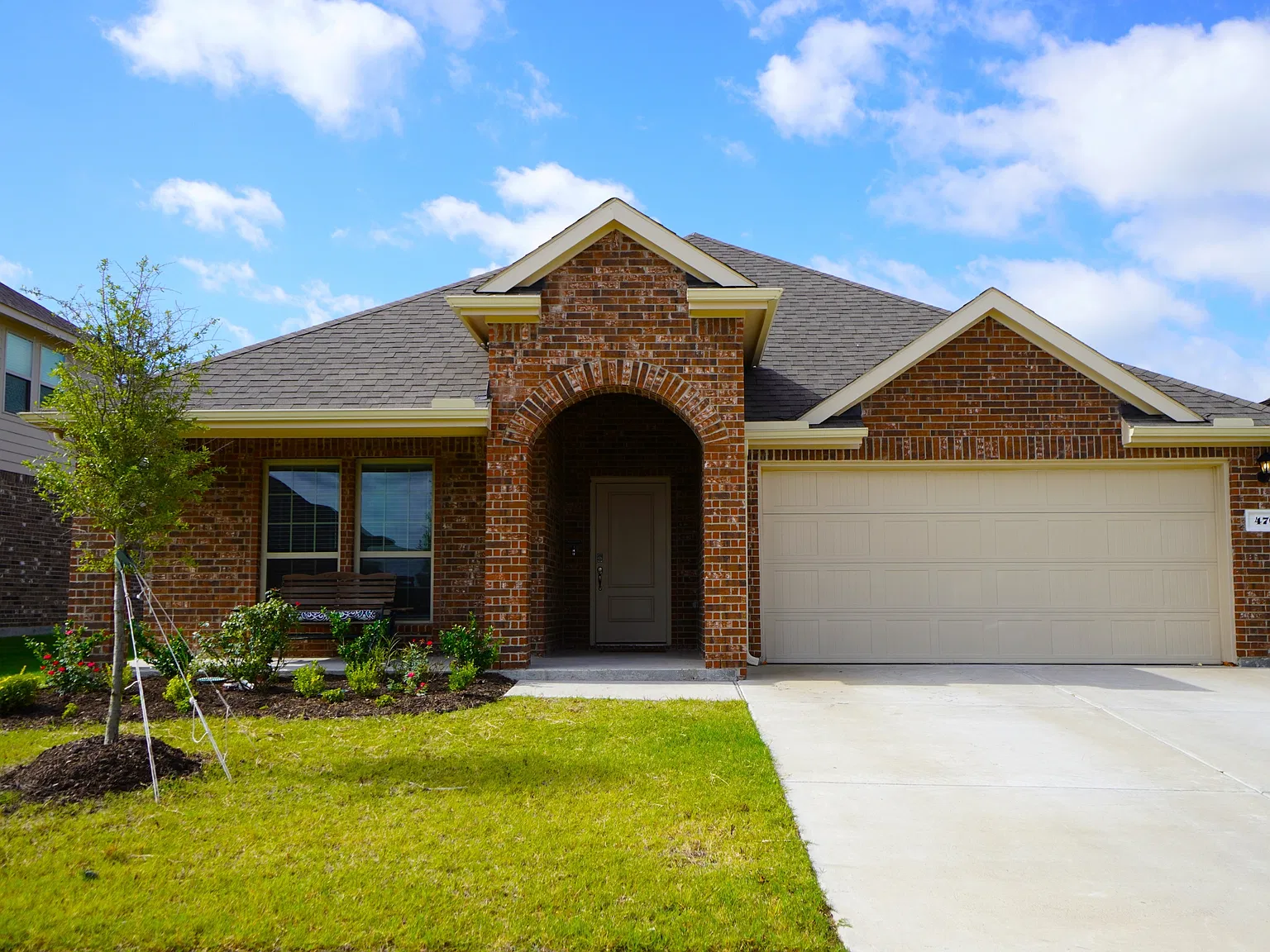 4 bed, 1848 sqft, $2,350 — Photo 2