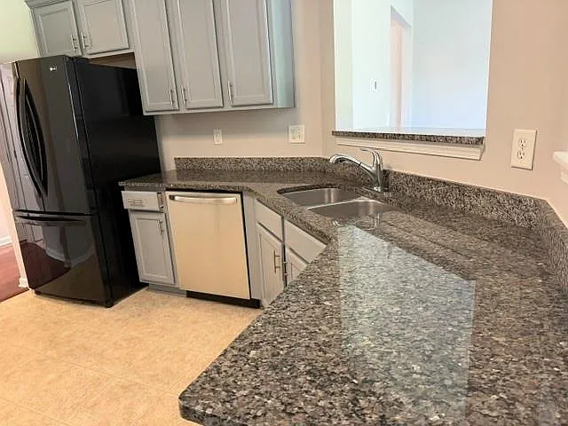 3 bed, 2.5 bath, 1942 sqft, $2,800 — Photo 4