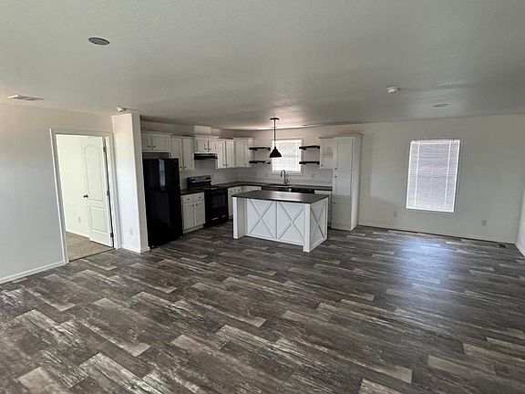 4th image of 56411 W CYPRESS Lane