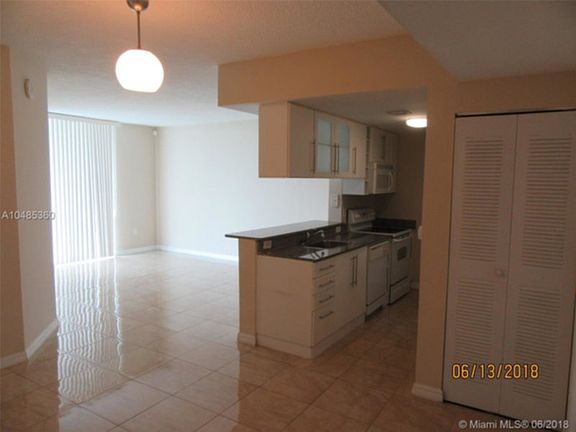 4th image of 275 NE 18th St APT 1801