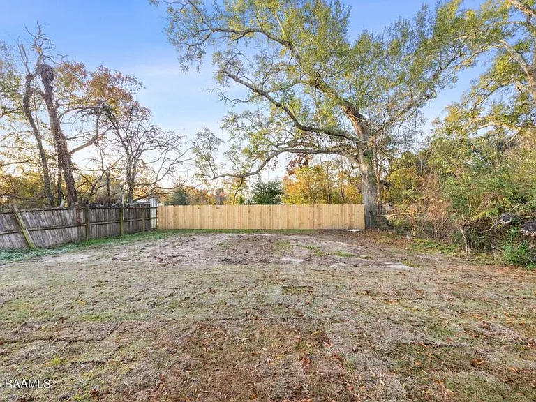 503 Joan St — Photo 11