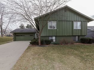 3809 Sue Ln NW, Cedar Rapids, IA 52405