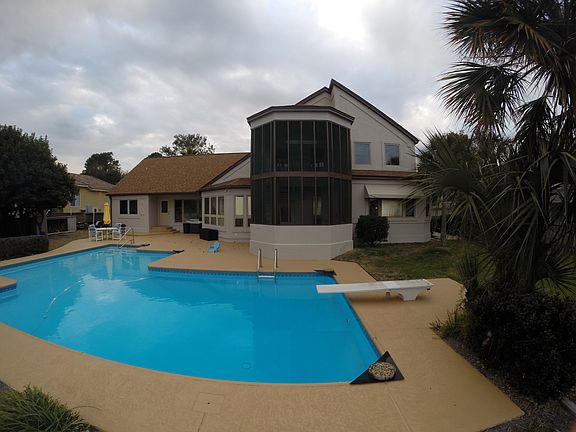 2nd image of 954 Grand Canal St