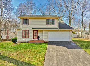7 Todd Ln, Penfield, NY 14526