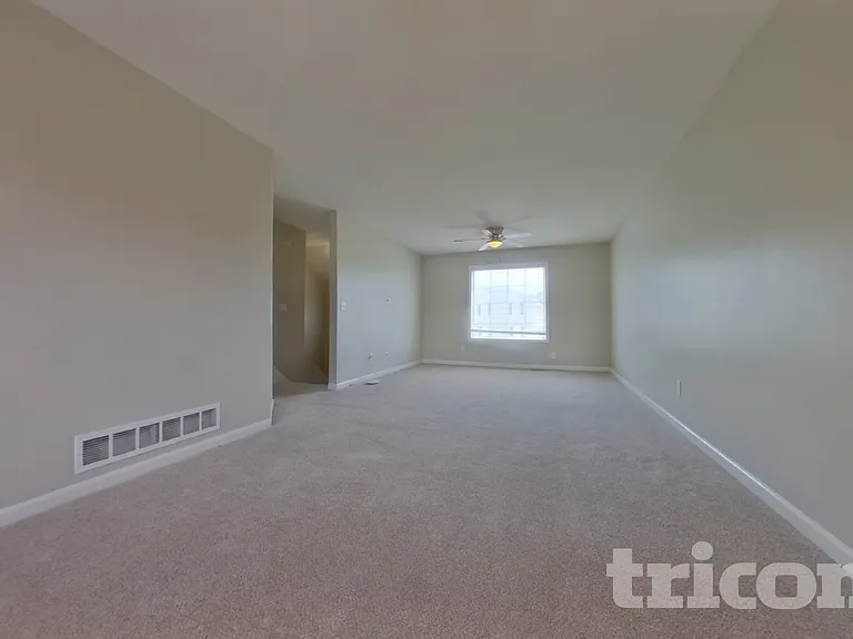 404 Remington Ct — Photo 6