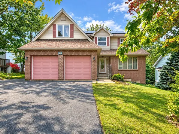 53 Oceanview Dr, Bedford, NS B4A 4C4