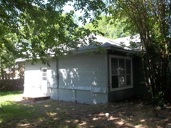 4th image of 406 S Main St