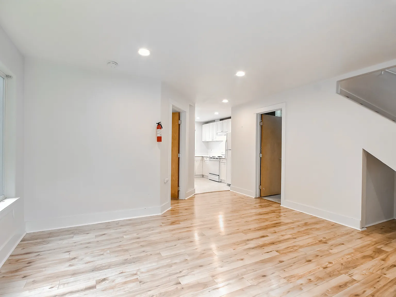 3 bed, $3,450 — Photo 2