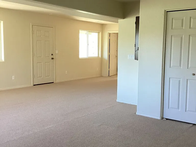 943 W Lookout Rd — Photo 13