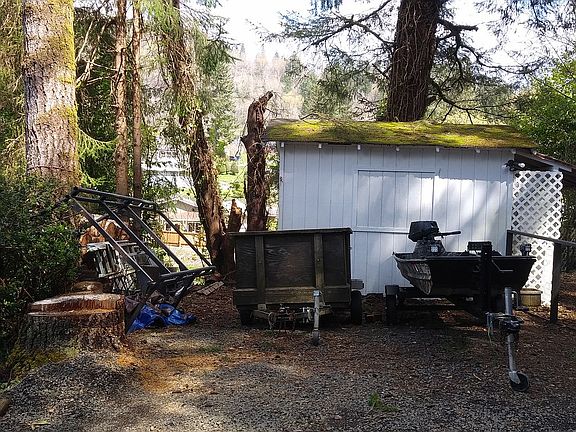 2nd image of 305 N Deerlane Dr