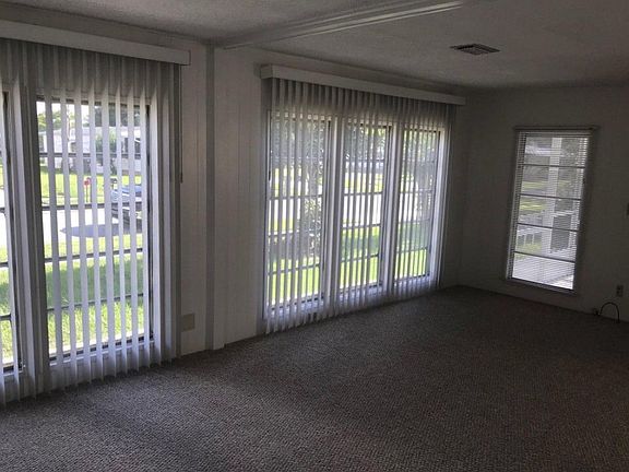5th image of 706 Larado Dr