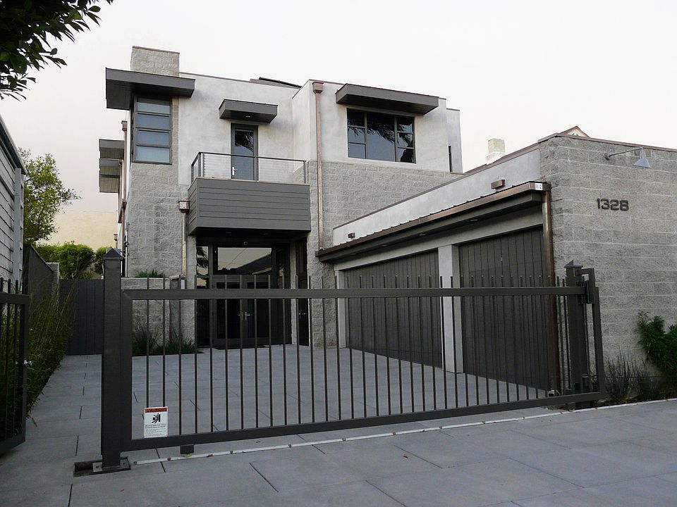 1st image of 1328 De La Vina St #B