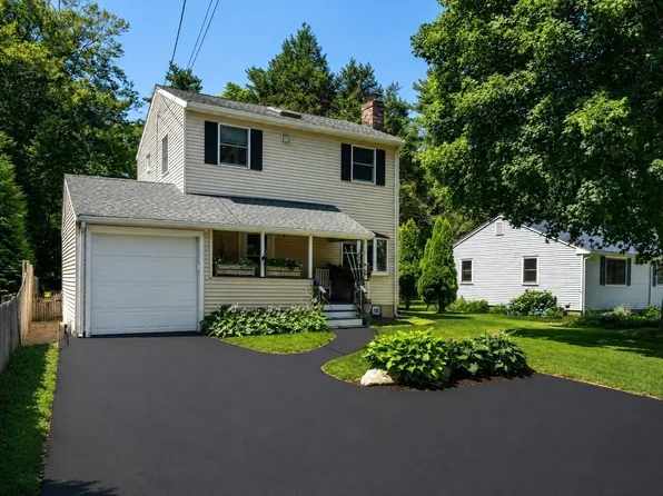 18 Lodge Rd, Wayland, MA 01778