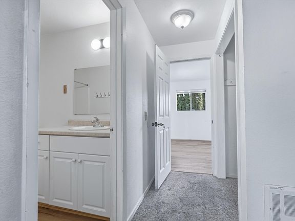 5th image of 124 Stenner St #C