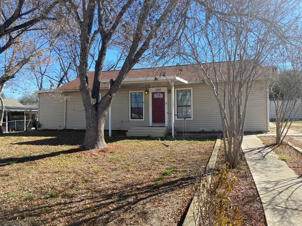 1306 Berlin St, Castroville, TX 78009