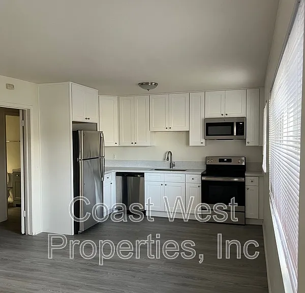 1361 Grand Ave #6 — Photo 1