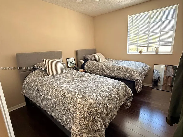 300 Cameron Dr — Photo 18