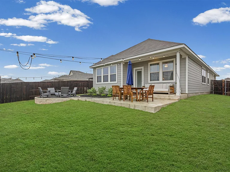 858 Papaya Dr — Photo 37