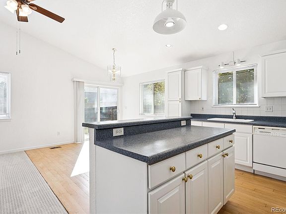 3rd image of 894 S Krameria Street