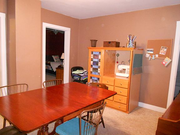 5th image of 834 Court St