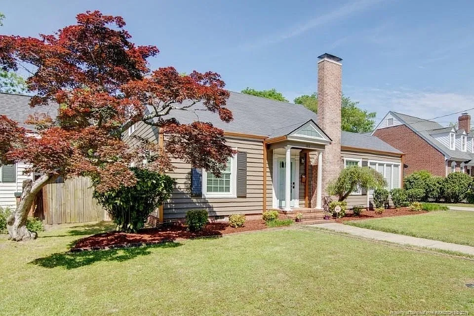 3 bed, 2.0 bath, 2001 sqft, $2,000 — Photo 2