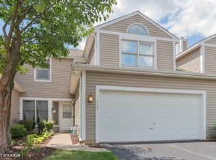 725 Hamilton Cir, Schaumburg, IL 60194