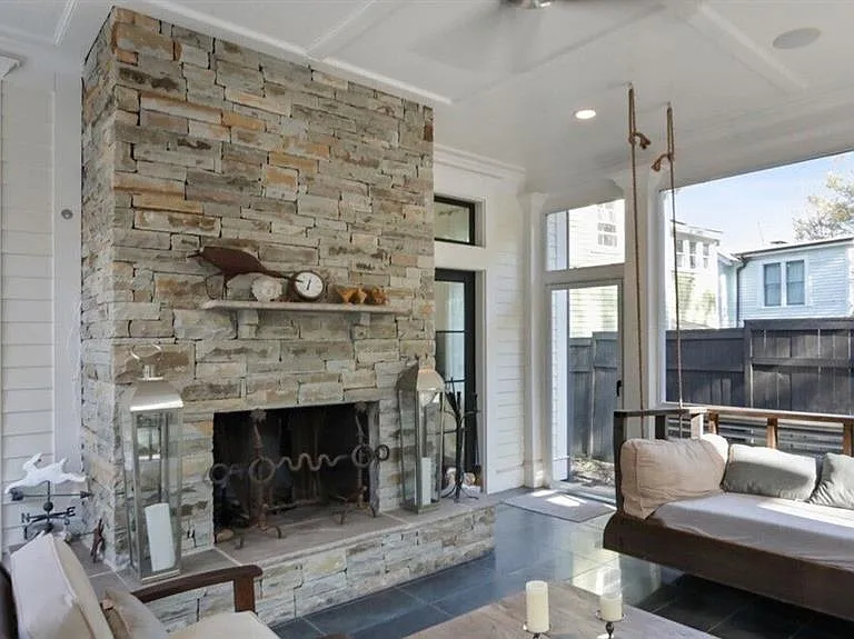 1013 Euclid Ave NE — Photo 14