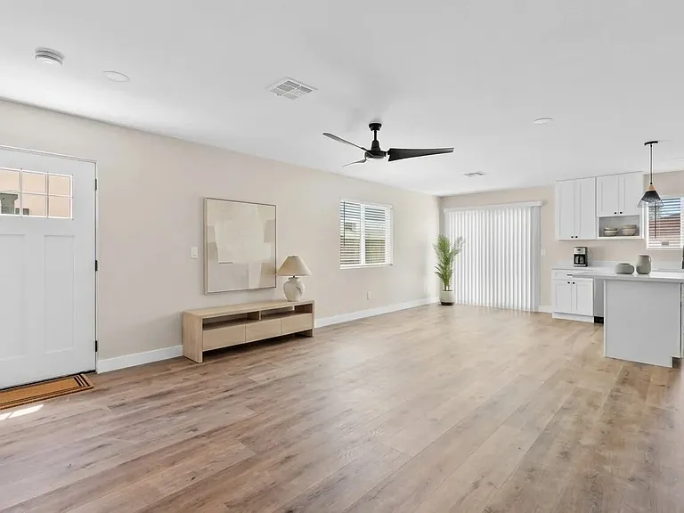 2551 E Broadway Rd #1 — Photo 17