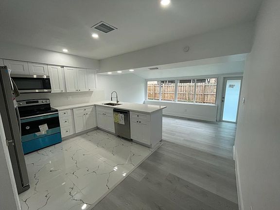 2nd image of 5130 NE 17th Ter #5130