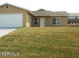 1606 W 1st Ave, Selah, WA 98942